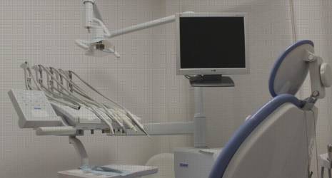 ¿Qué precauciones debo tomar después de la reparación de mi prótesis dental?